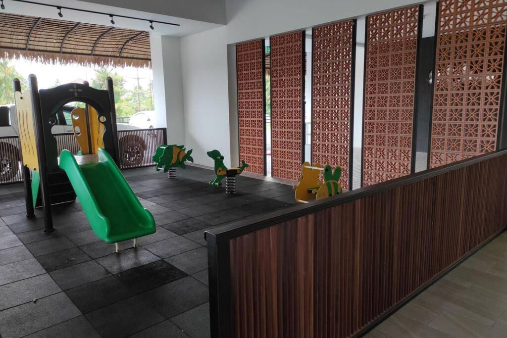 Cozzyhome@REX BDC Kuching Exterior foto